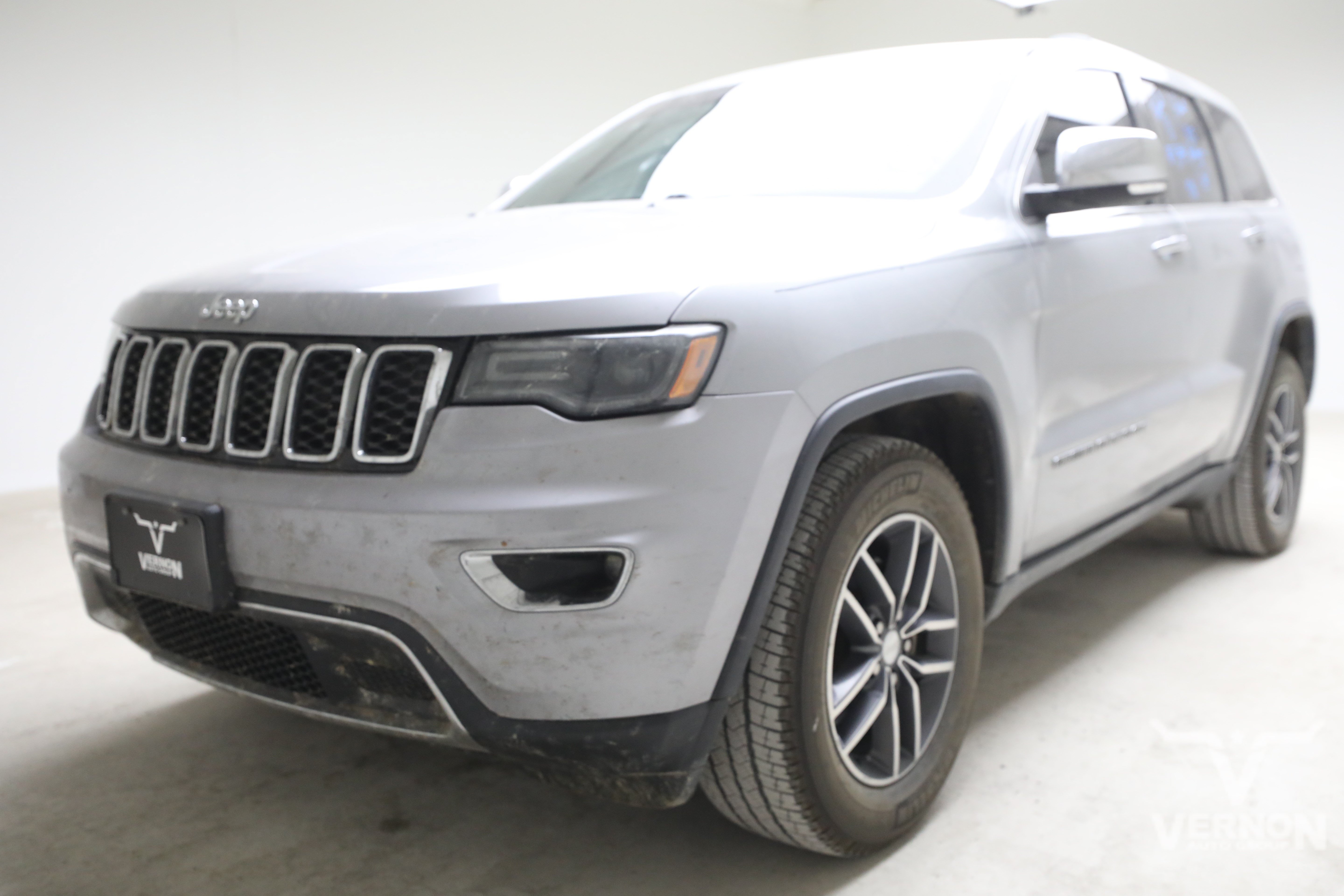 Used 2017 Jeep Grand Cherokee Limited w/ Luxury Group II AWD/4WD image 1