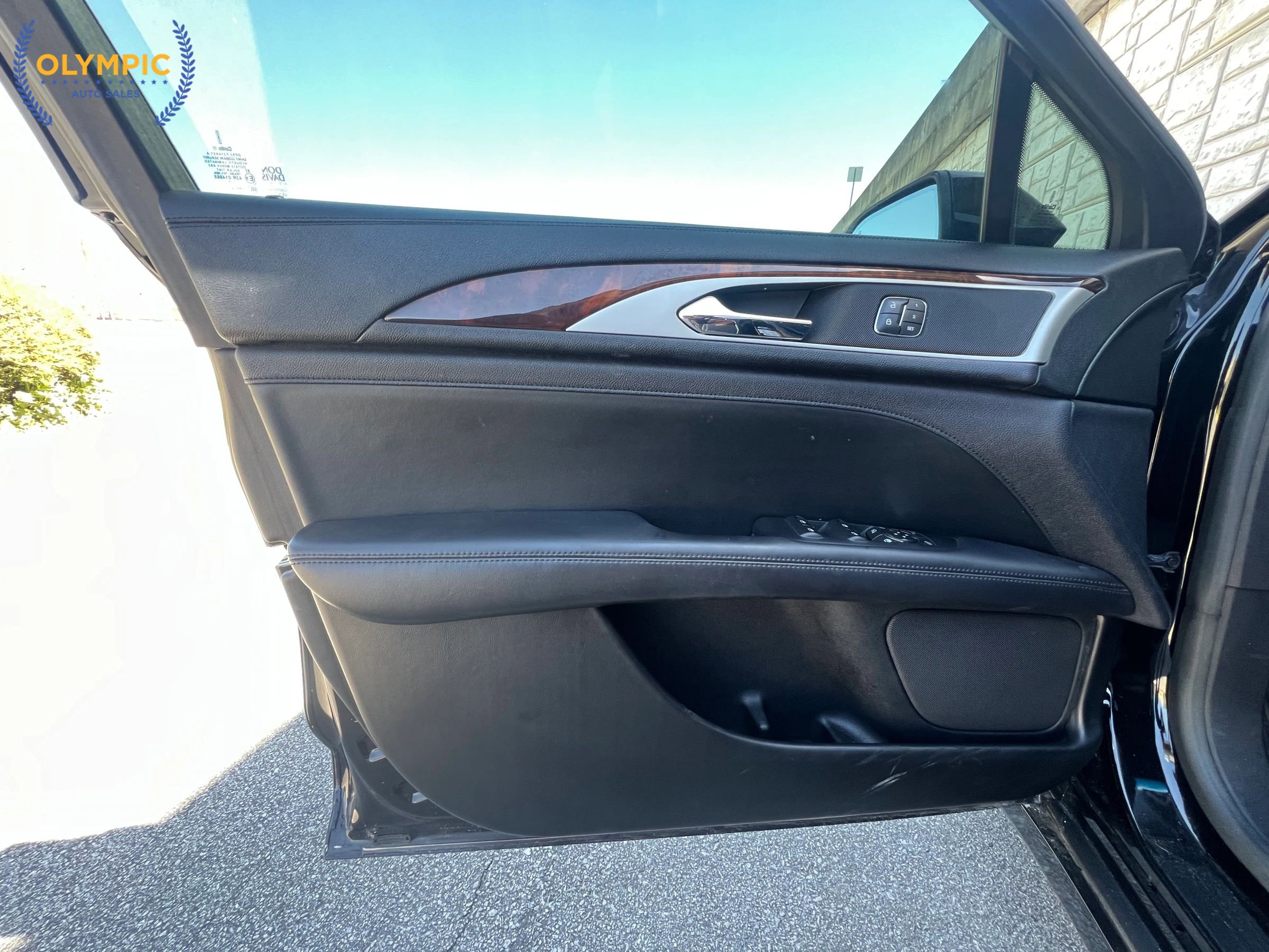 Used 2017 Lincoln MKZ Reserve w/ Technology Package image 43