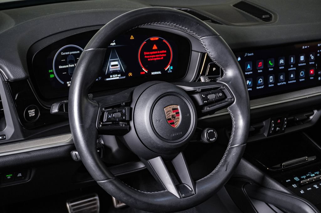 Certified 2024 Porsche Cayenne S AWD/4WD image 18