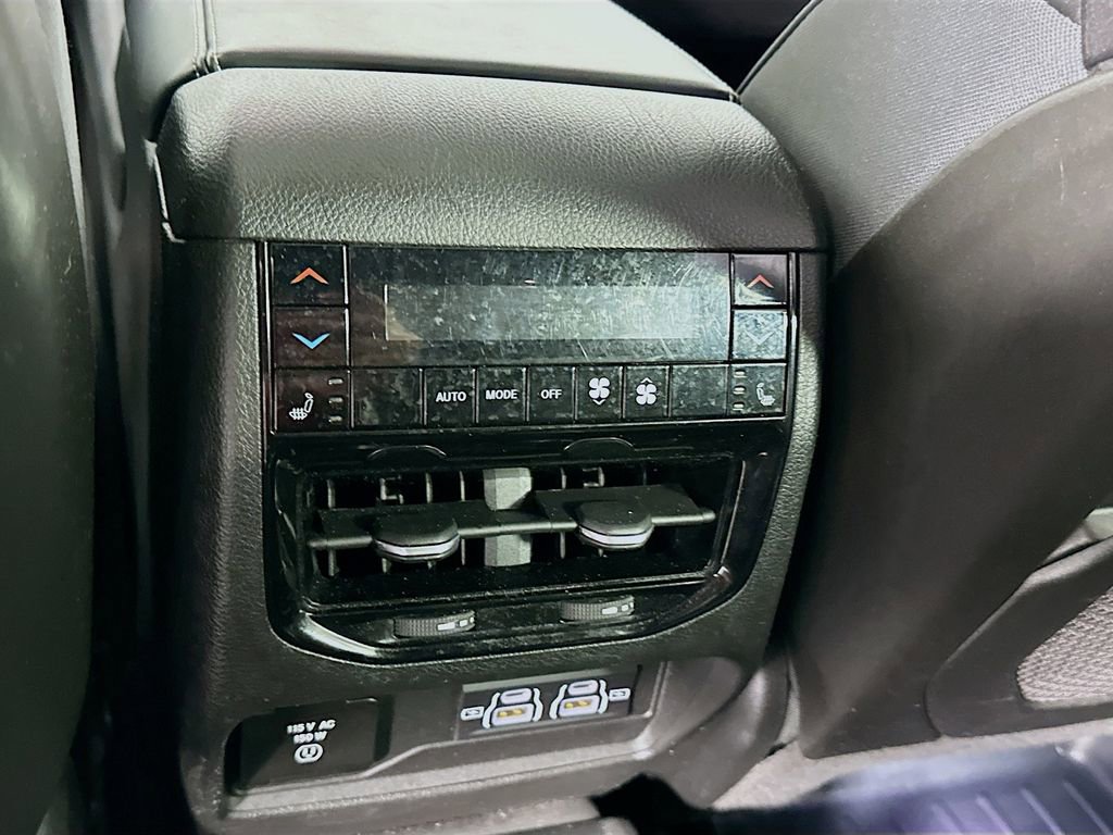 Used 2021 Jeep Grand Cherokee L Overland w/ Luxury Tech Group IV image 33