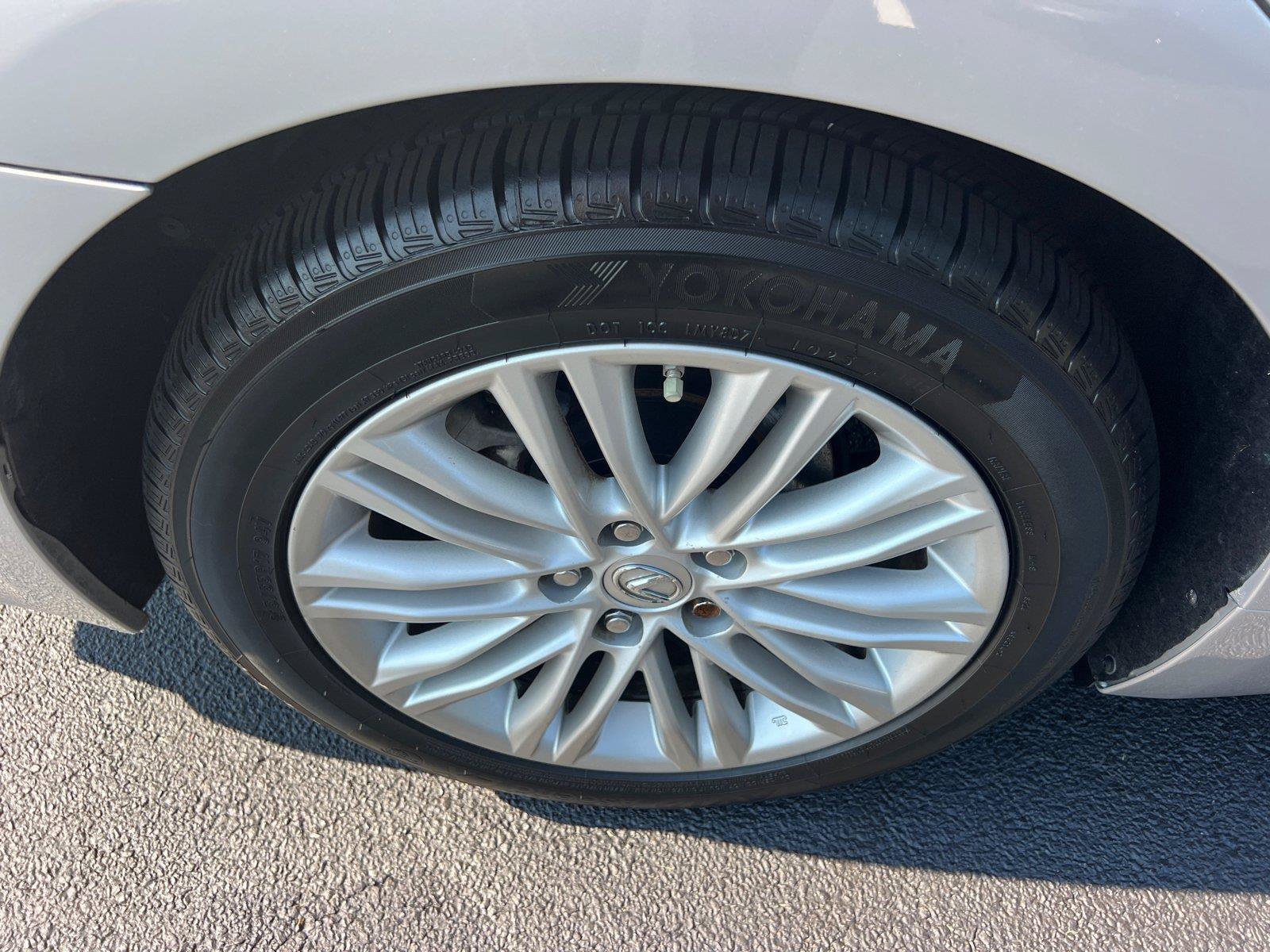 Used 2016 Lexus ES 350 w/ Accessory Package FWD image 17
