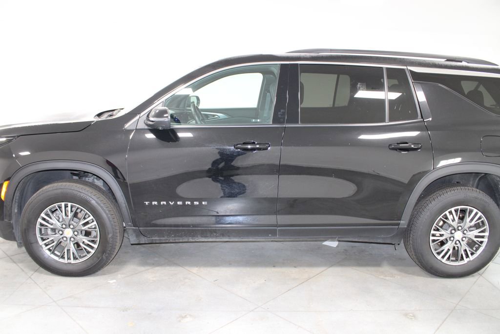 Used 2024 Chevrolet Traverse LT image 6
