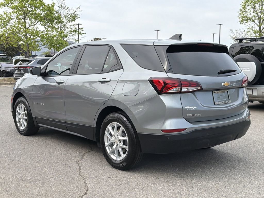 Used 2023 Chevrolet Equinox LS image 3