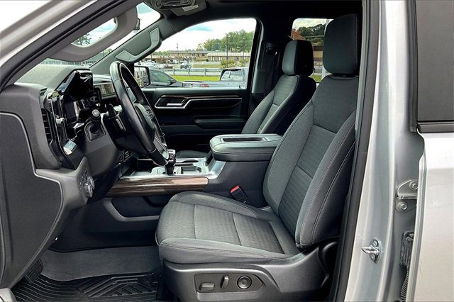 Used 2022 Chevrolet Silverado 1500 LT Trail Boss w/ Convenience Package II image 18
