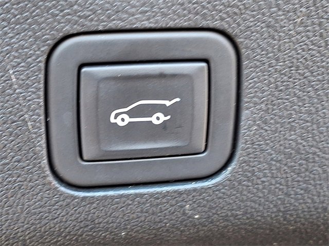 Used 2024 Chevrolet Suburban Z71 w/ Luxury Package image 23