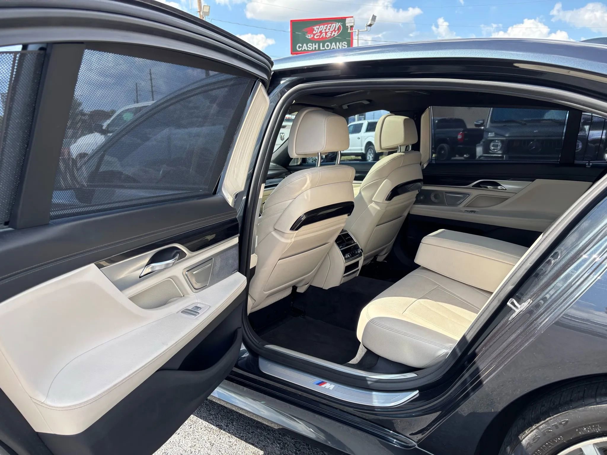 Used 2016 BMW 740i image 13