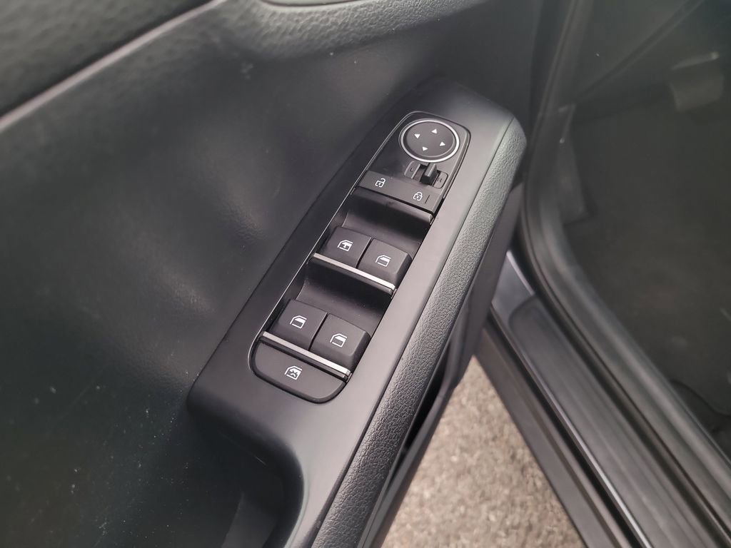 Used 2024 Kia Soul LX w/ Option Group 015 image 11