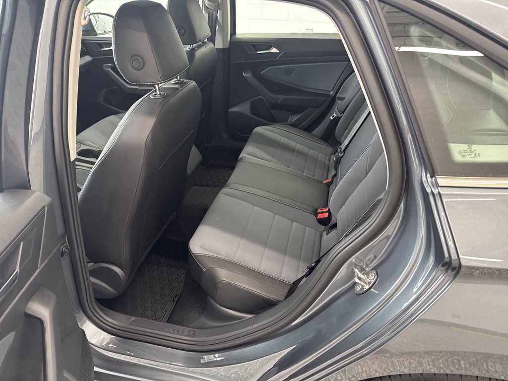 New 2026 Volkswagen Jetta SE FWD image 13
