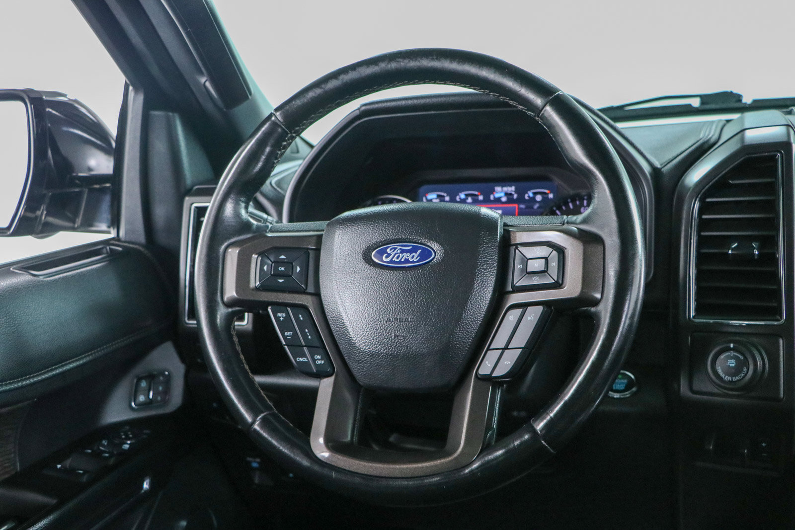 Used 2021 Ford Expedition Limited AWD/4WD image 13