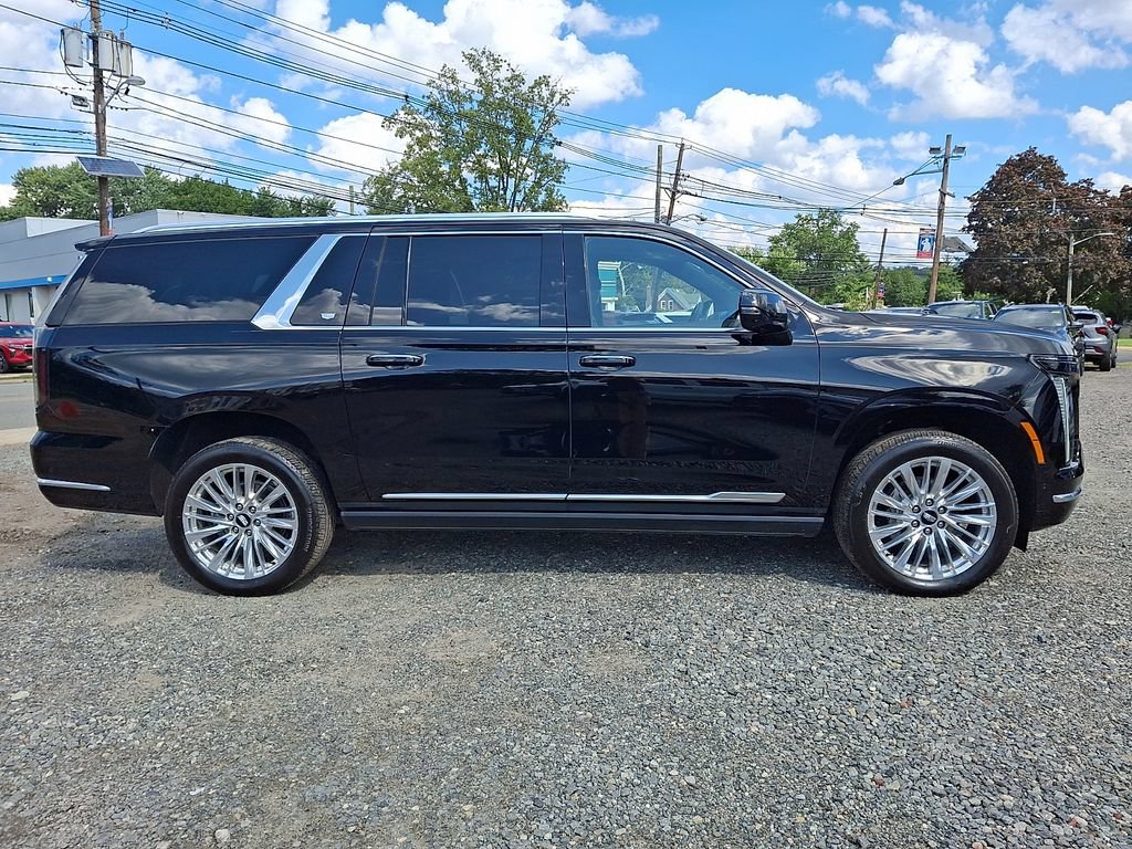 Certified 2026 Cadillac Escalade ESV Luxury w/ LPO, Floor Liner Package AWD/4WD image 9