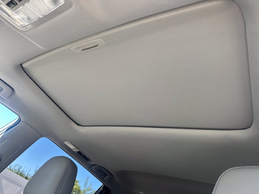 Used 2019 Toyota Highlander Limited AWD/4WD image 18