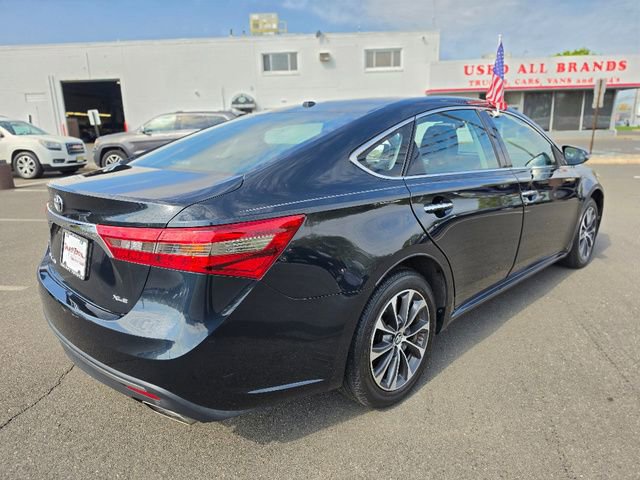 Used 2018 Toyota Avalon XLE Premium w/ All Weather Liner Package FWD image 7