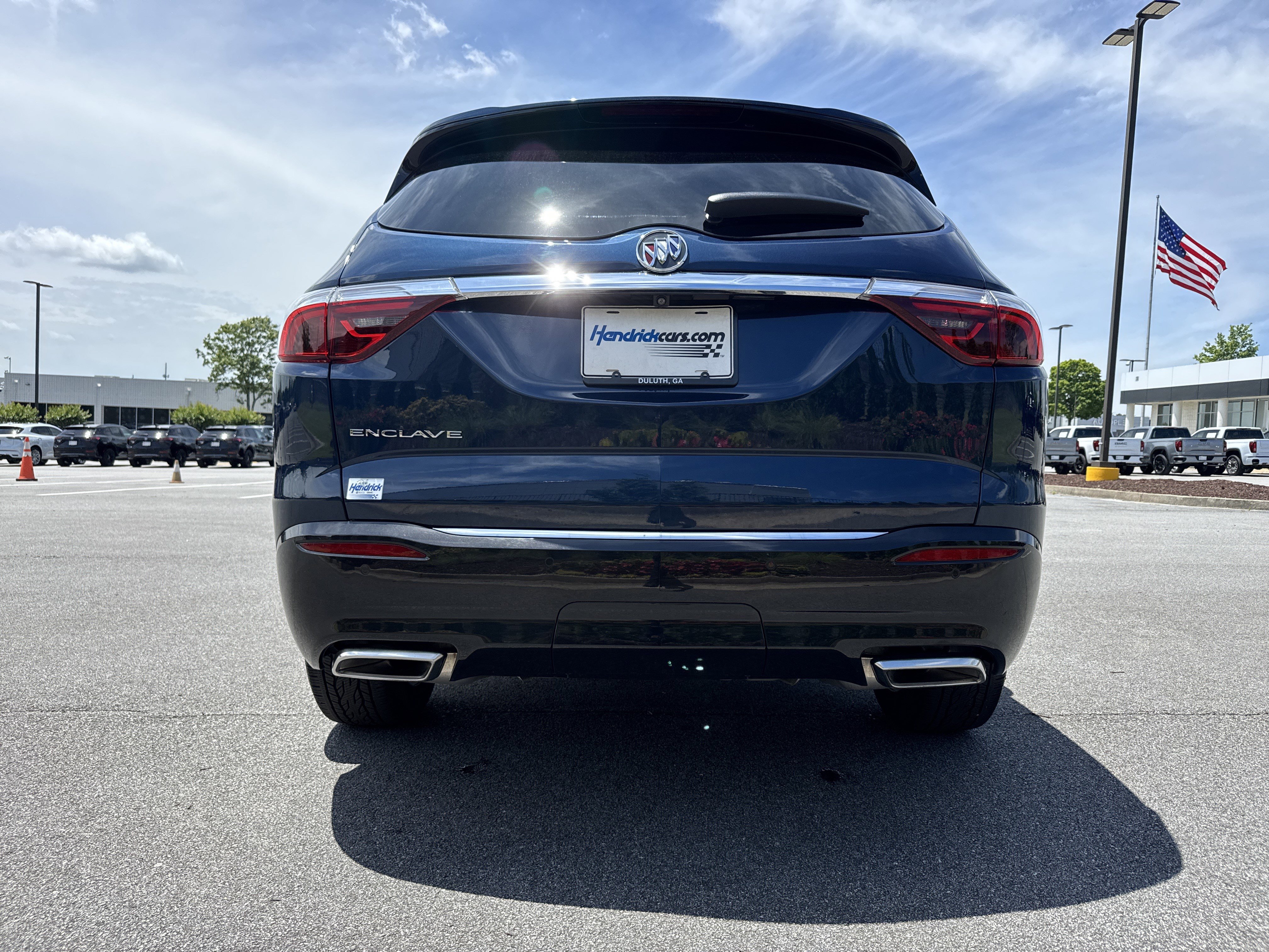 Used 2023 Buick Enclave Essence w/ Experience Buick Package FWD image 9