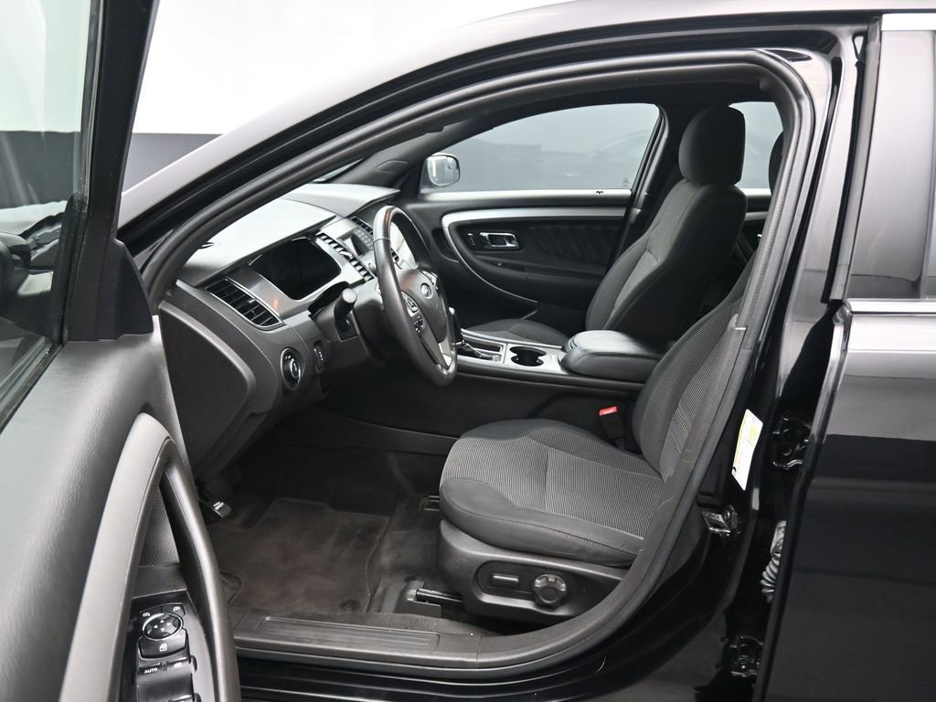 Used 2018 Ford Taurus SEL image 11
