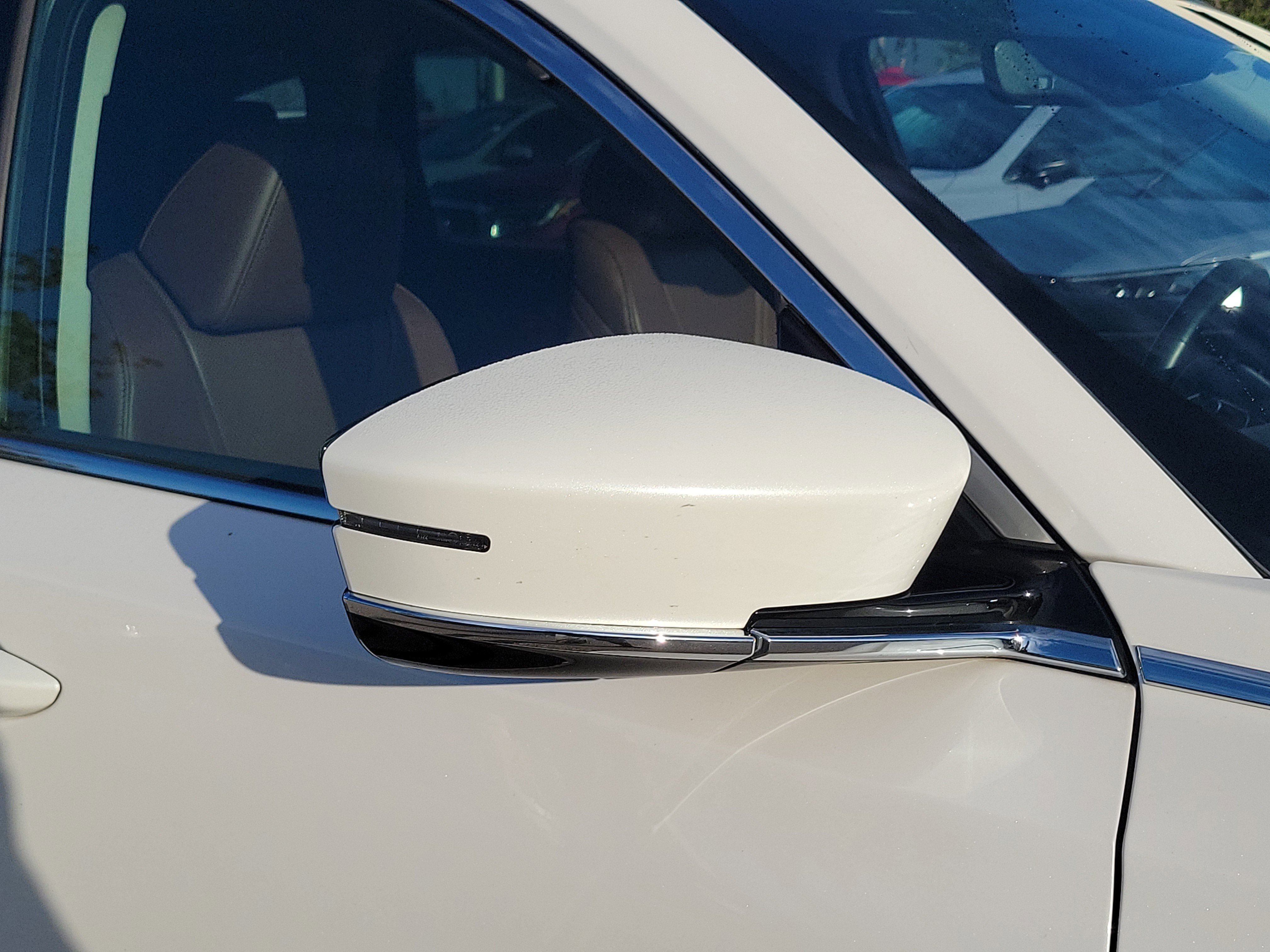 Used 2023 Acura MDX SH-AWD w/ Technology Package image 8