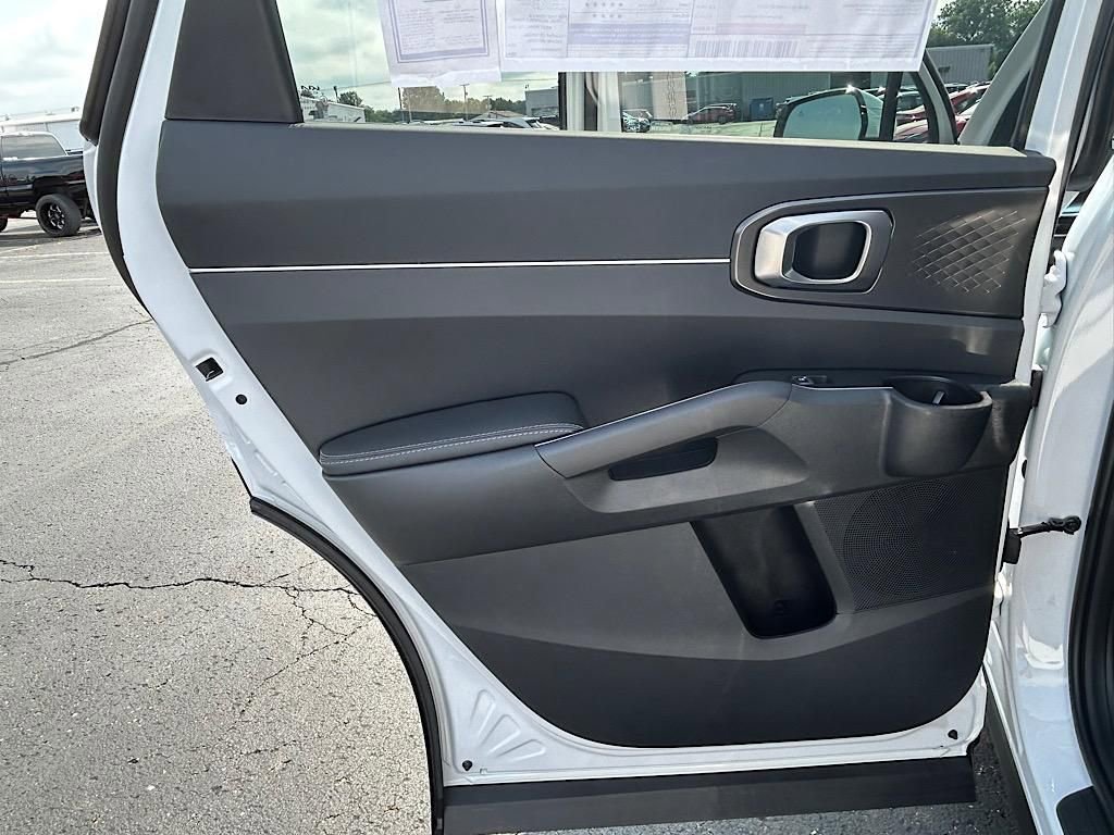 New 2025 Kia Sorento LX image 21