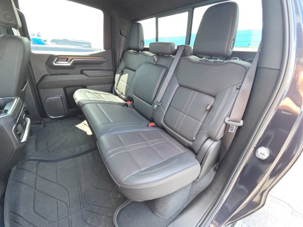 Used 2024 Chevrolet Silverado 1500 High Country w/ High Country Premium Package AWD/4WD image 24