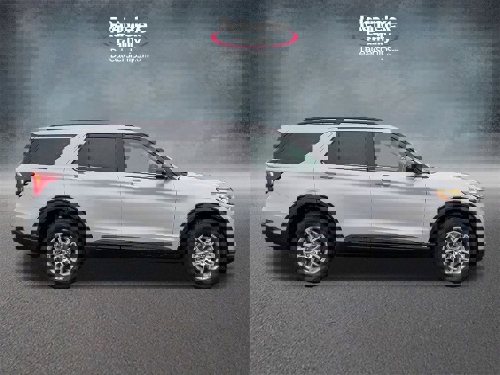 New 2026 Ford Explorer Active image 4