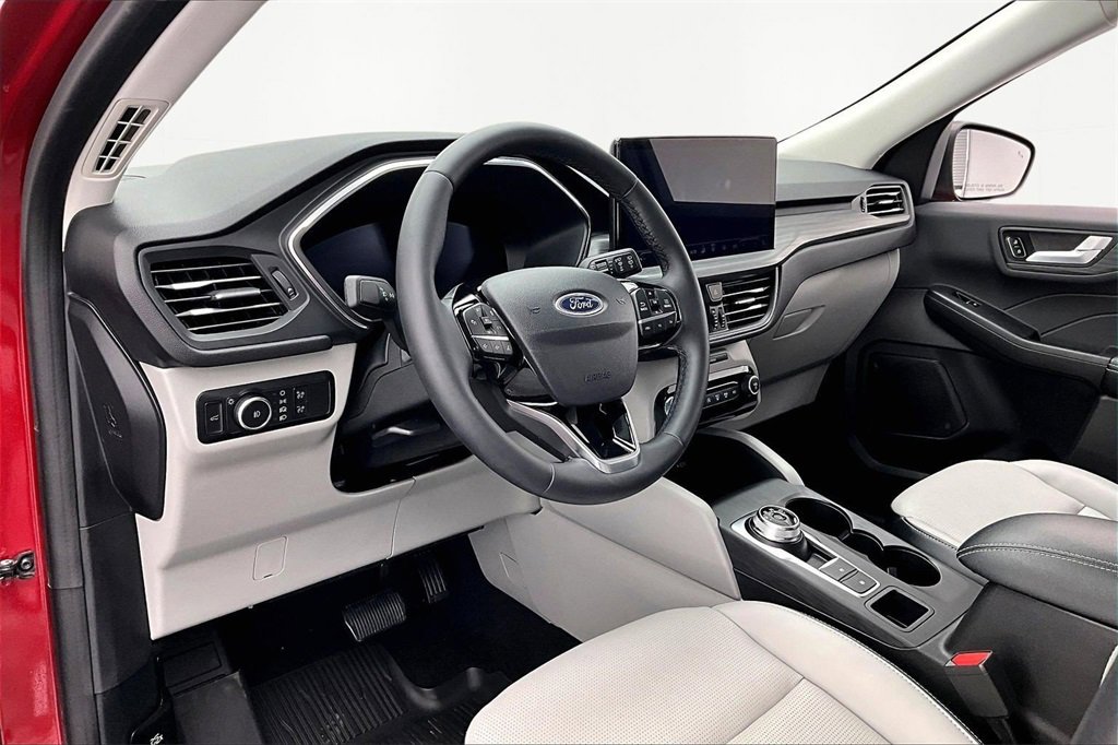 Used 2023 Ford Escape Platinum image 14