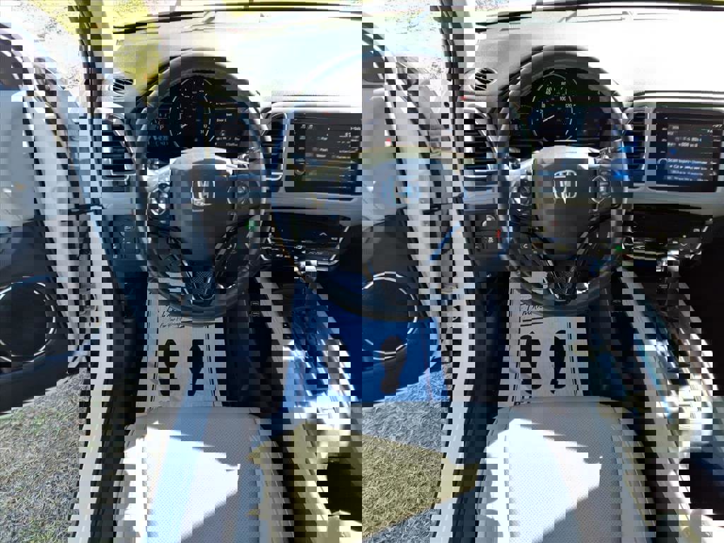 Used 2021 Honda HR-V EX-L image 11