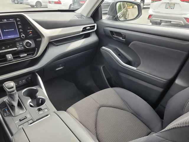 Used 2022 Toyota Highlander L image 23