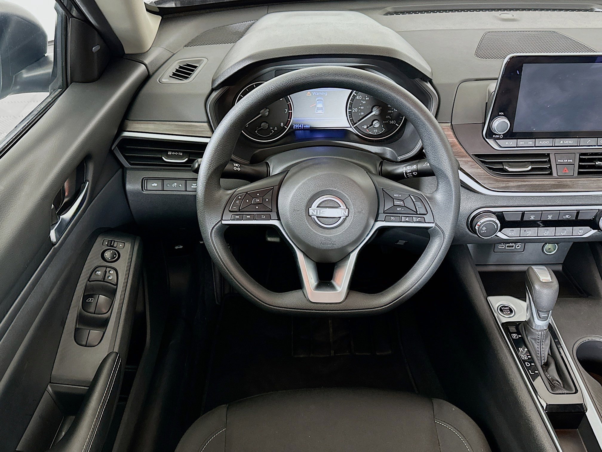 Used 2025 Nissan Altima 2.5 SV image 18