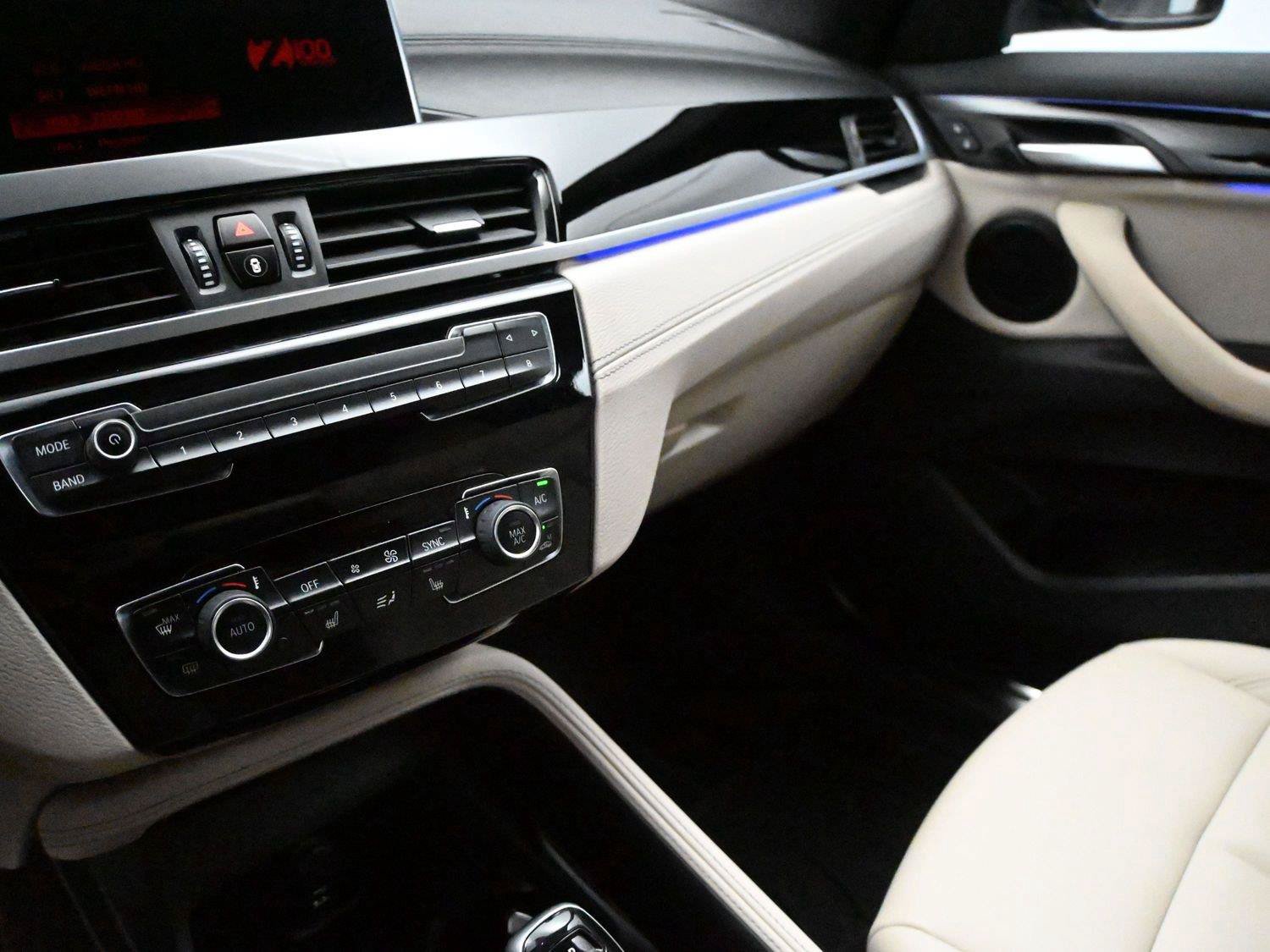 Used 2021 BMW X1 xDrive28i w/ Convenience Package AWD/4WD image 4