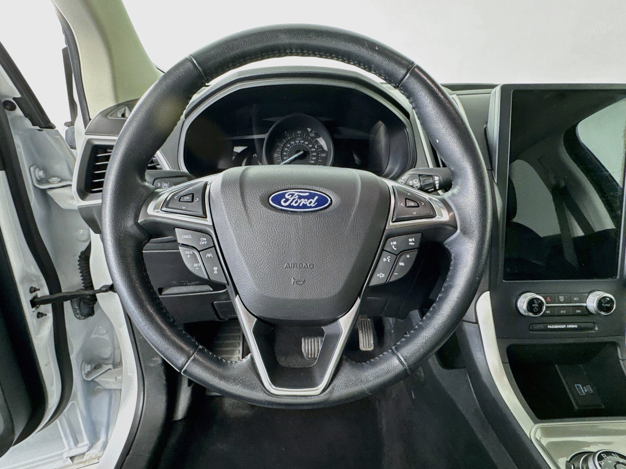 Used 2023 Ford Edge SEL AWD/4WD image 11