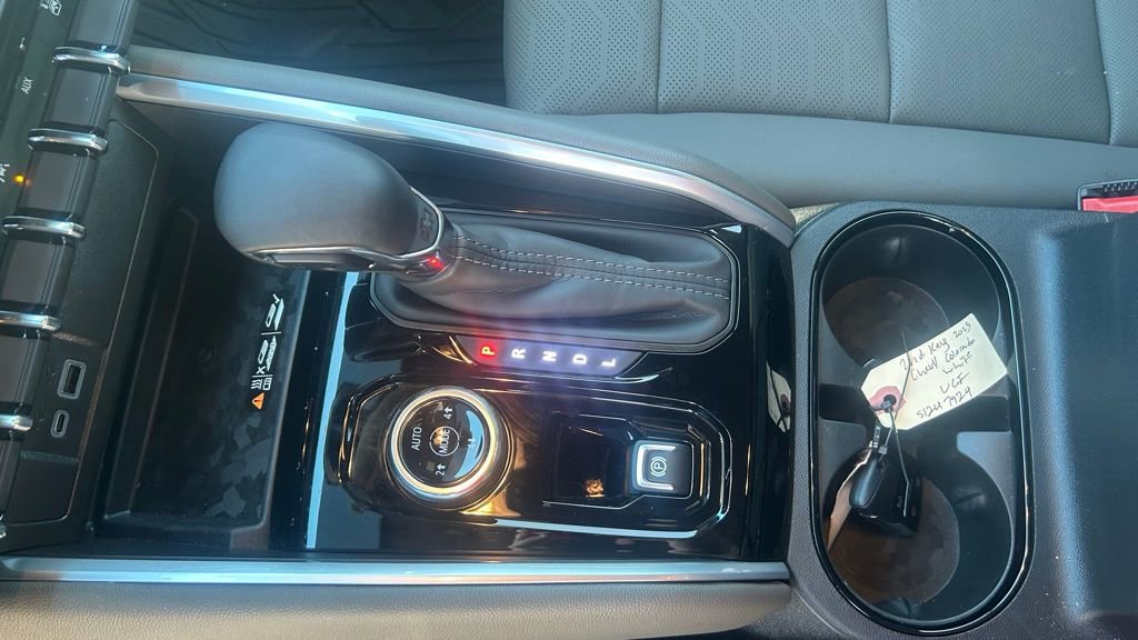 Used 2025 Chevrolet Colorado ZR2 w/ Technology Package image 26