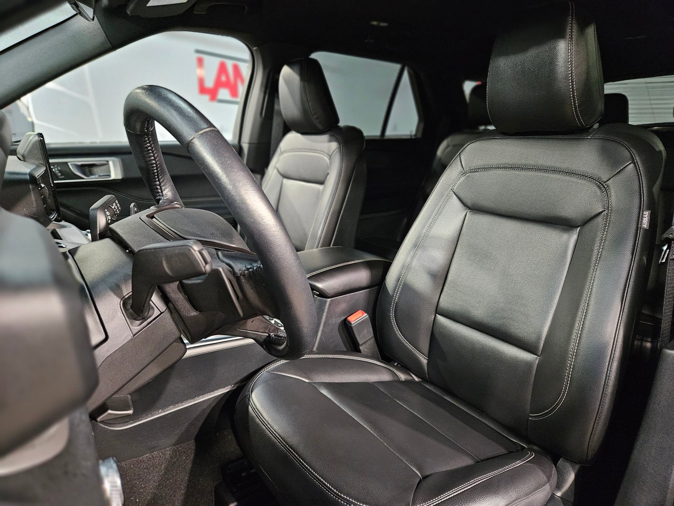 Used 2020 Ford Explorer XLT w/ Equipment Group 202A image 24