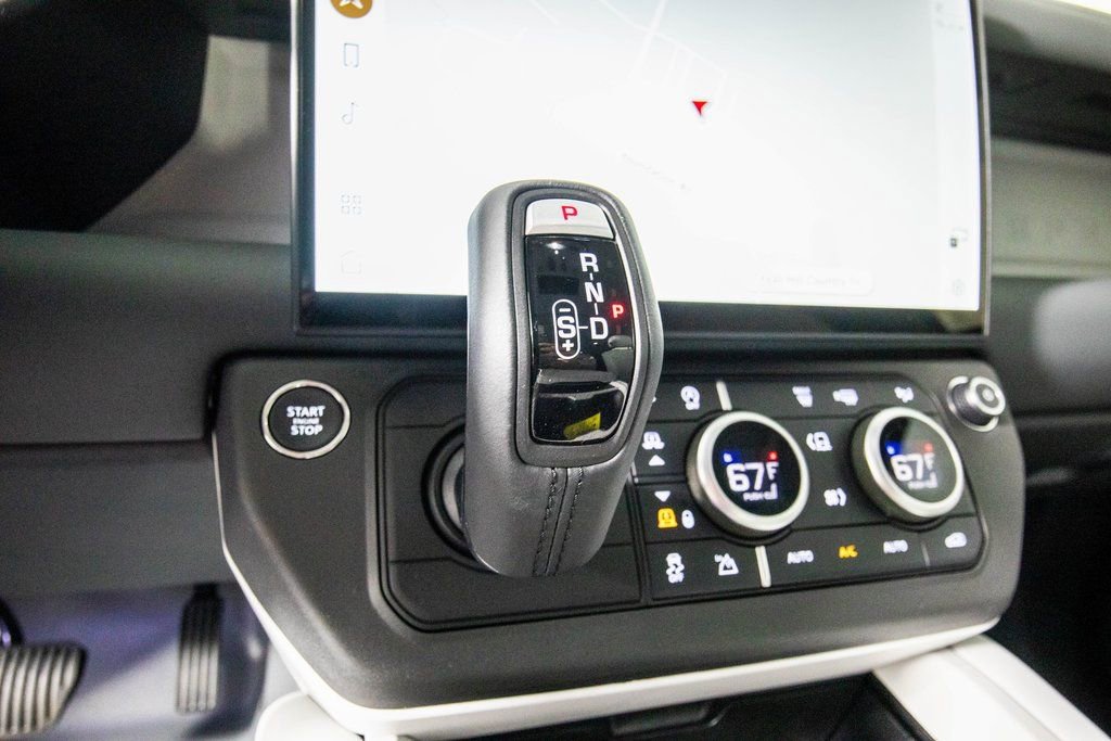 Used 2026 Land Rover Defender 130 S image 27
