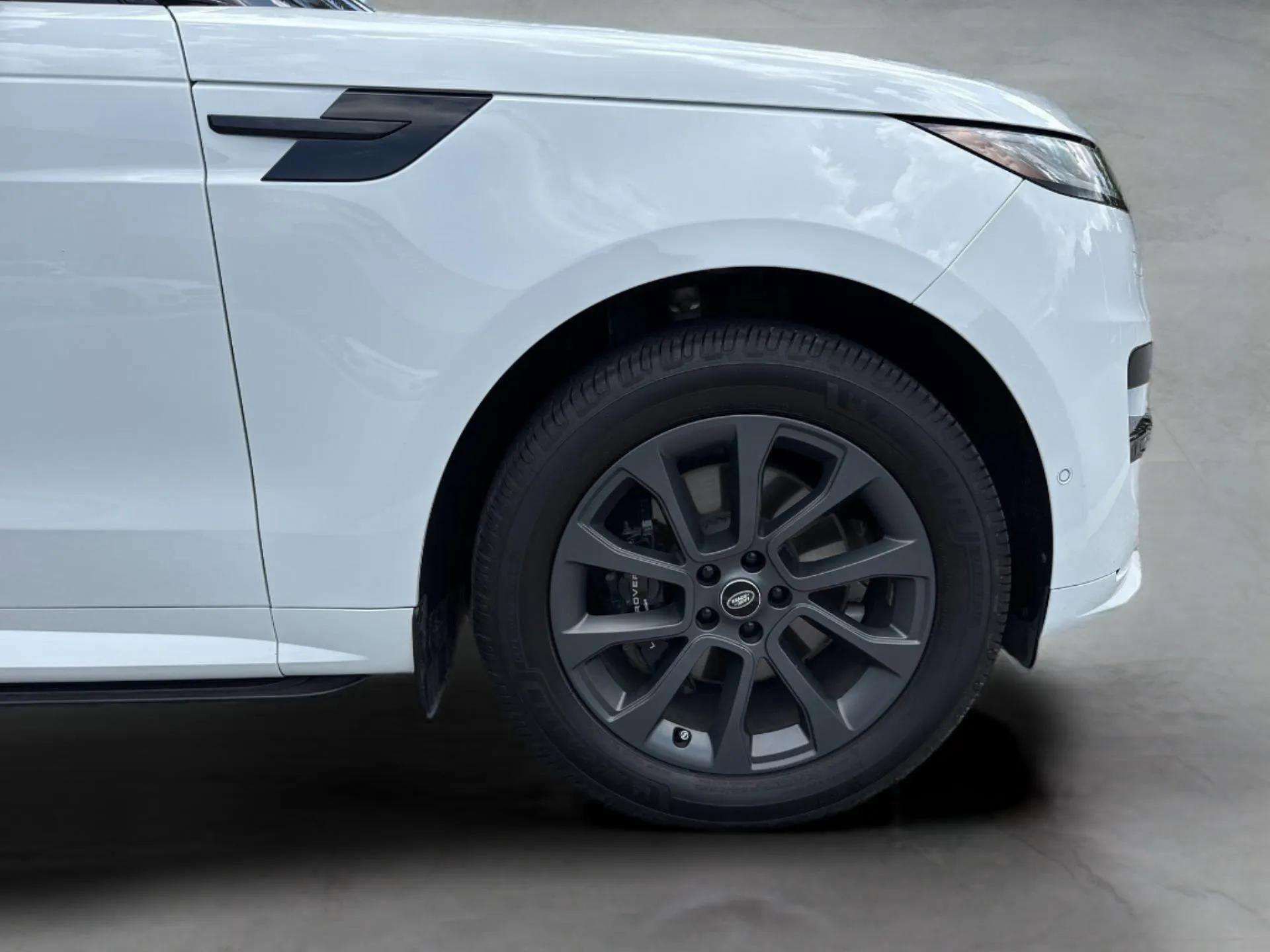 Used 2023 Land Rover Range Rover Sport SE Dynamic AWD/4WD image 6