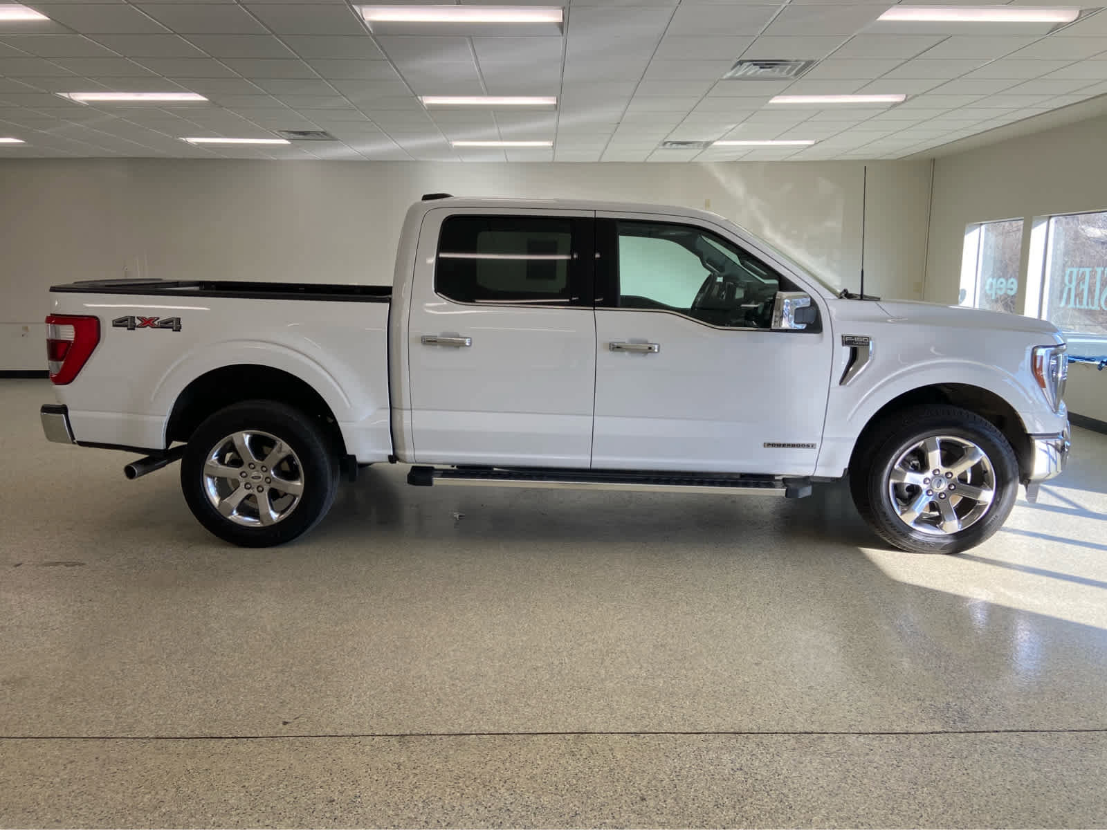 Used 2023 Ford F150 Lariat w/ Equipment Group 502A High image 6