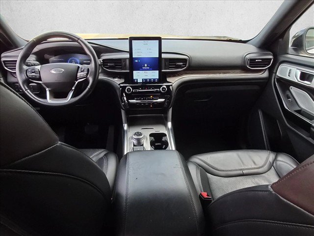 Used 2022 Ford Explorer Platinum w/ Premium Technology Package AWD/4WD image 17