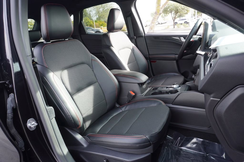 Used 2024 Ford Escape ST-Line Select w/ Tech Pack #2 image 12