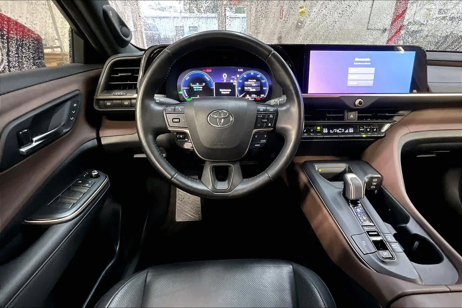 Used 2023 Toyota Crown AWD/4WD image 6