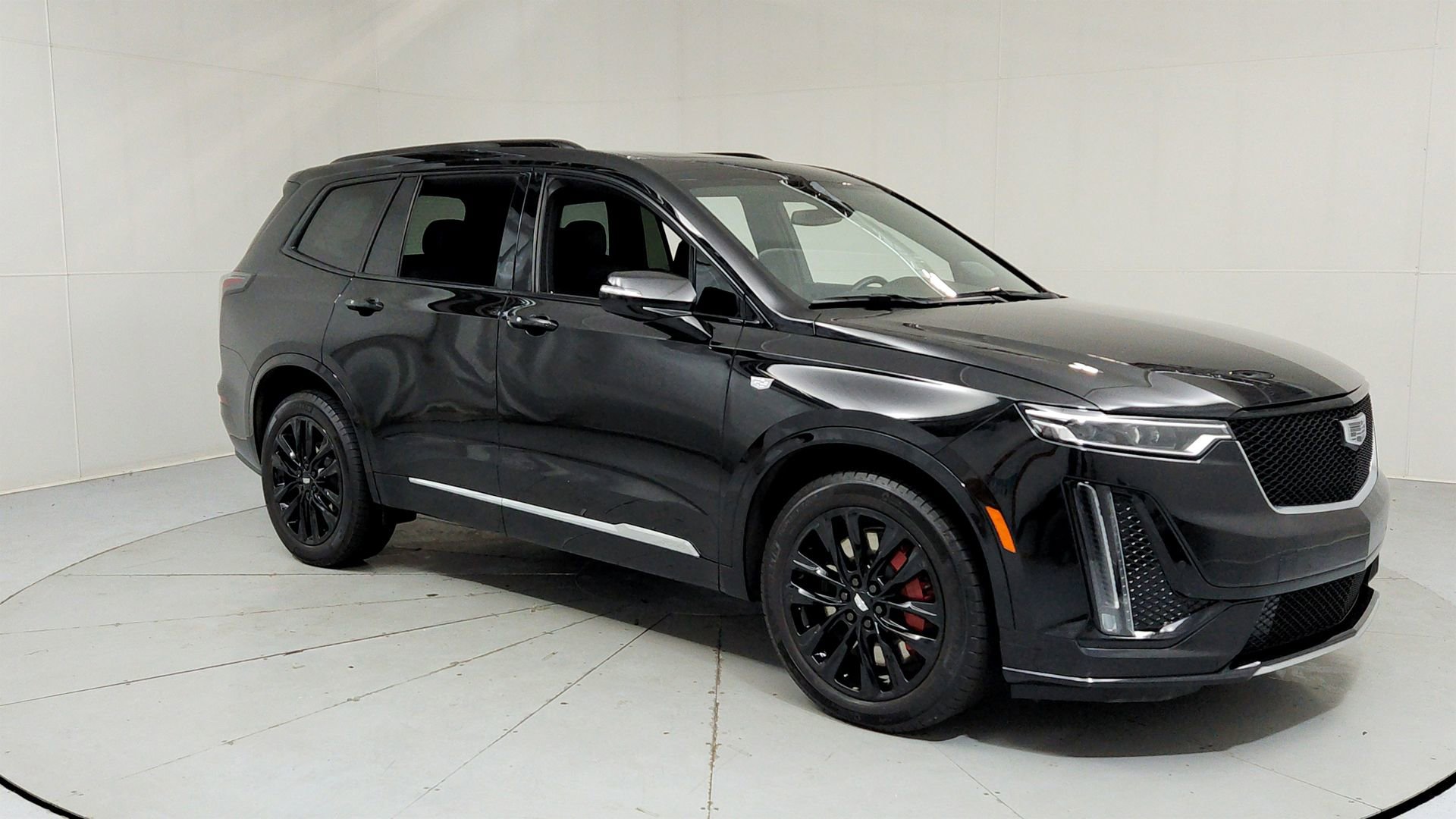 Certified 2024 Cadillac XT6 Sport w/ LPO, Floor Liner Package AWD/4WD image 7