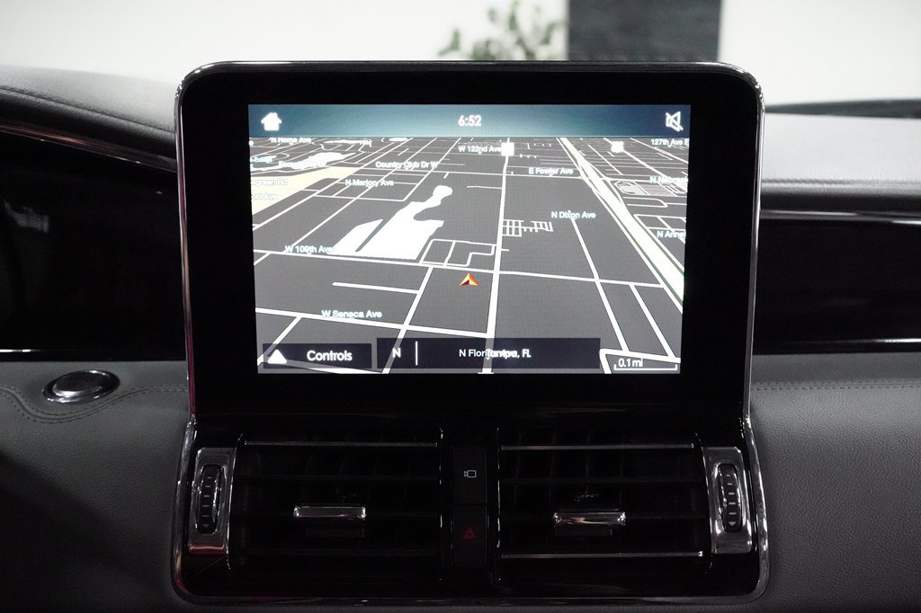 Used 2019 Lincoln Navigator L Select RWD image 18