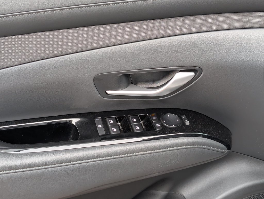 Used 2025 Hyundai Tucson Limited AWD/4WD image 27