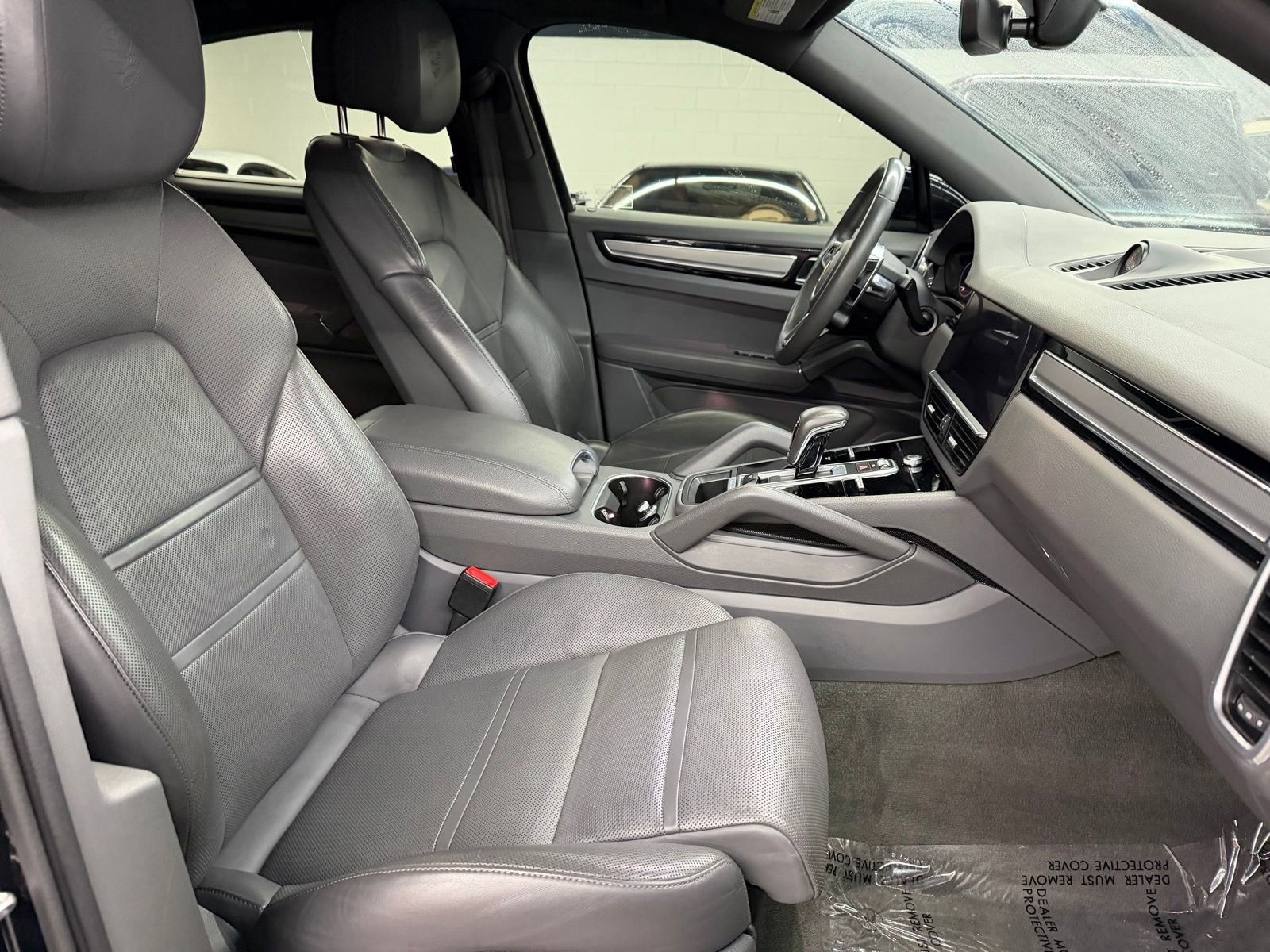 Used 2023 Porsche Cayenne Coupe image 24