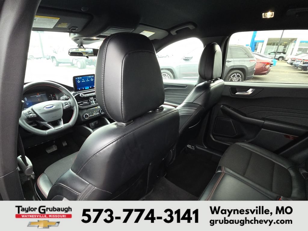 Used 2025 Ford Escape ST-Line Select AWD/4WD image 27