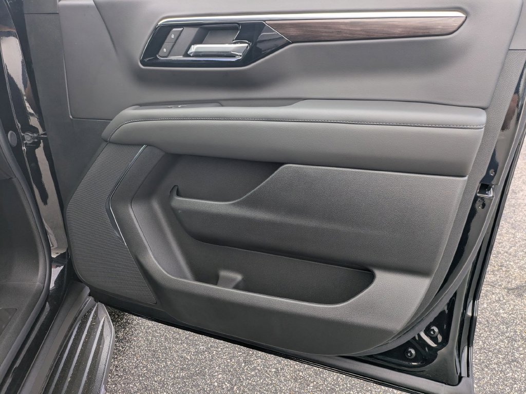 New 2026 Chevrolet Suburban LS w/ LS Custom Edition AWD/4WD image 37