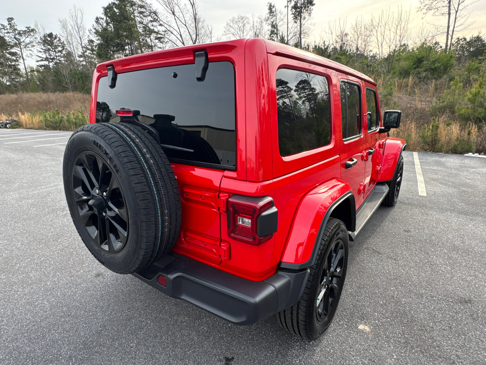 Used 2025 Jeep Wrangler Sahara image 5