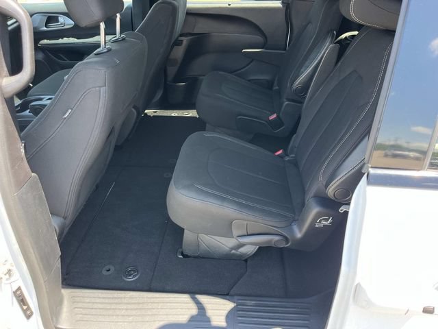 Used 2020 Chrysler Pacifica Touring w/ S Appearance Package FWD image 21
