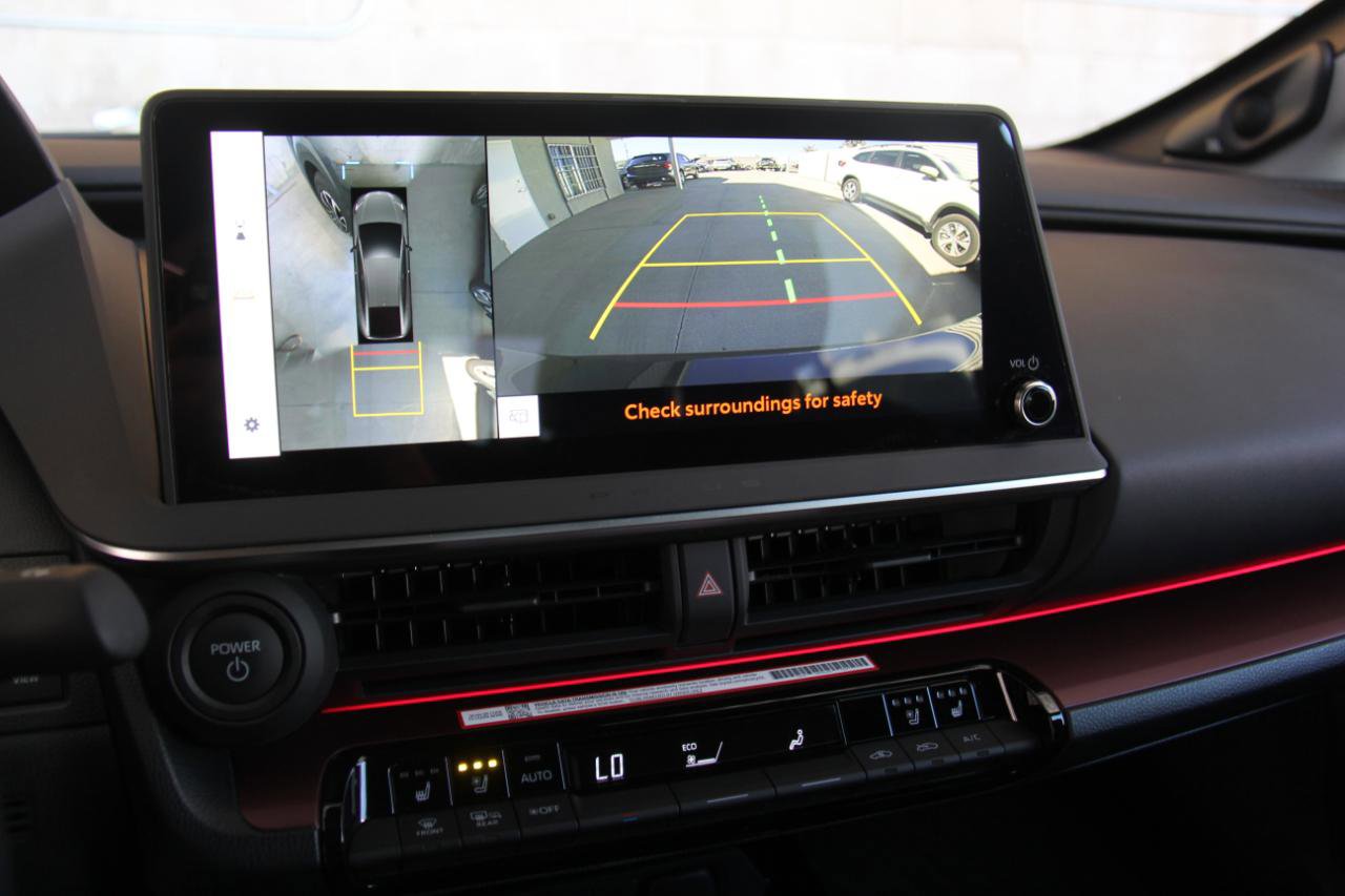 Used 2025 Toyota Prius Plug-In Hybrid image 22