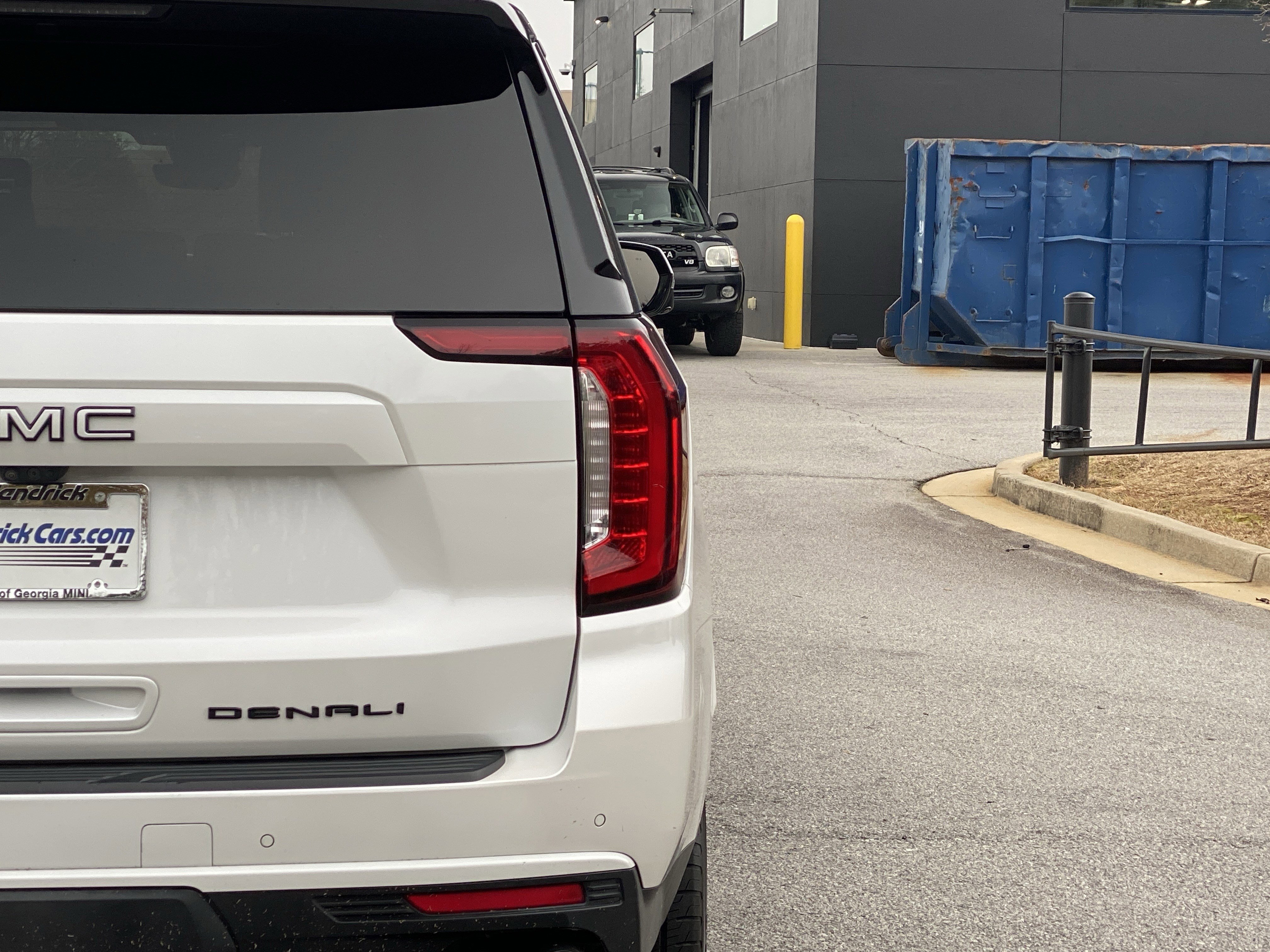 Used 2024 GMC Yukon Denali w/ Denali Reserve Package image 24