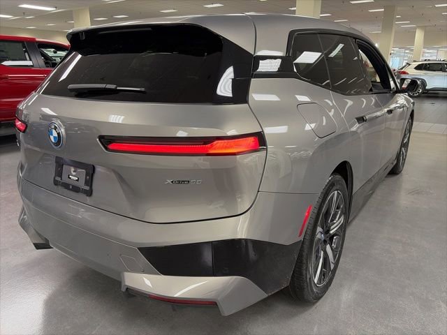 Used 2023 BMW iX xDrive50 w/ Premium Package image 8