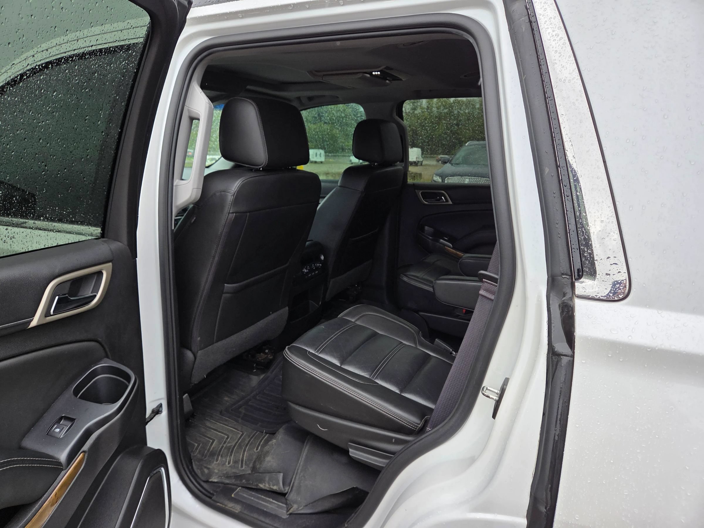 Used 2017 GMC Yukon Denali w/ Open Road Package AWD/4WD image 15