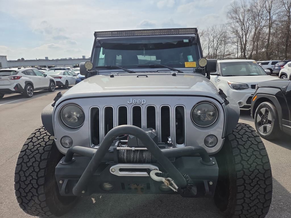 Used 2016 Jeep Wrangler Unlimited Sahara w/ Connectivity Group image 10