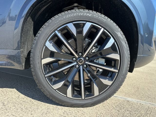 New 2026 Volvo XC90 B6 Plus w/ Protection Package image 9